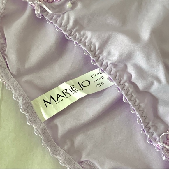 Marie Jo lilac lace bra and panty set - Picture 5 of 12